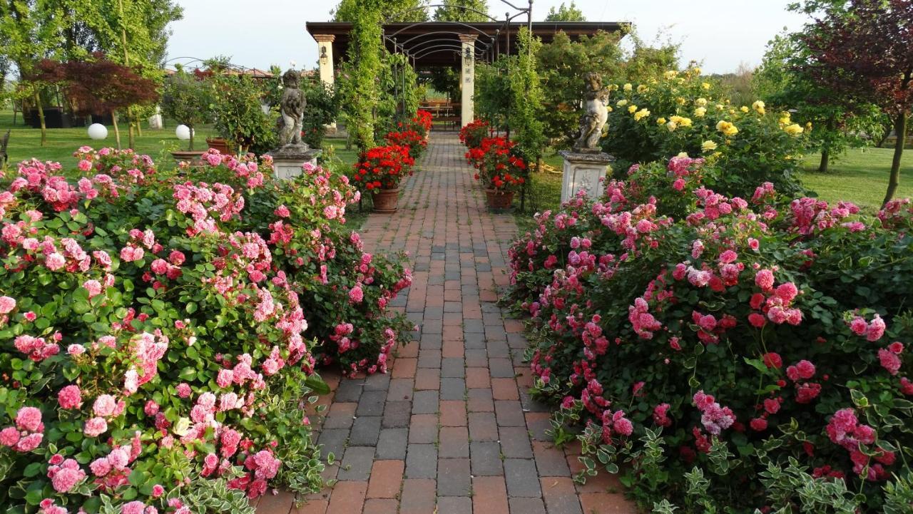 Millefiori La Corte Delle Rose Rovigo Exterior foto